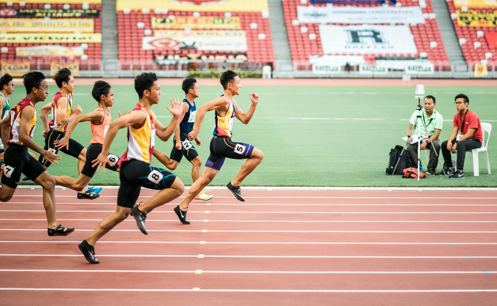 Track-start photo band